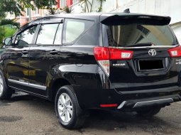 Toyota Kijang Innova V facelift Diesel AT 2019 Hitam 15