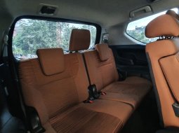 Toyota Kijang Innova V facelift Diesel AT 2019 Hitam 12