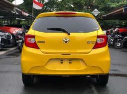 Honda Brio Satya E CVT 2023 Kuning 4