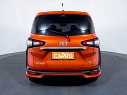 Toyota Sienta Q AT 2017 Orange 4