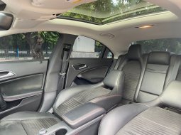 Mercedes-Benz CLA 200 AMG Line 2018 Merah 10