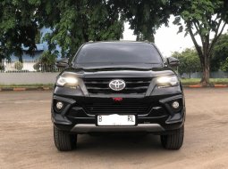 Toyota Fortuner 2.4 VRZ TRD AT 2017 Hitam 3