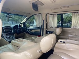 Hyundai H-1 2.5L CRDi Royale 2018 Coklat 9