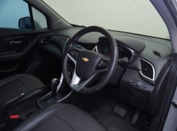 Chevrolet TRAX LTZ 2017 Silver 16