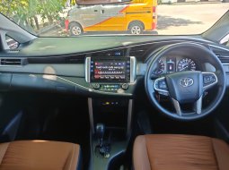 Toyota Kijang Innova V A/T Gasoline 2016 Silver 3