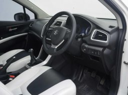 Suzuki SX4 S-Cross MT 2017 Putih 8