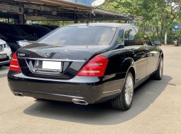 Mercedes-Benz S-Class S 300 L 2011 Hitam 6