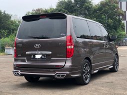 Hyundai H-1 Royale Diesel 2018 Coklat 4
