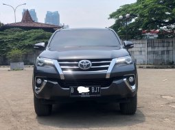 Toyota Fortuner 2.4 VRZ AT 2017 Abu-abu