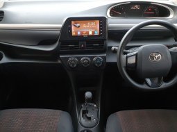 Dp Murah Toyota Sienta G 1.5L AT 2016 Gray 12