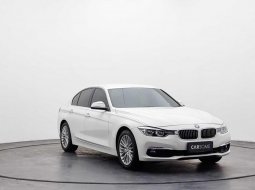 BMW 3 Series Sedan 2018 Sedan promo spesial dp 10 persen cicilan ringan bebas dari tabrakan besar.