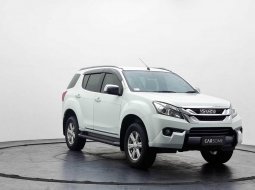 Isuzu MU-X 2.5 2017 SUV unit bergaransi 1 tahun tranmisi dan ac