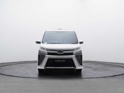 Toyota Voxy 2.0 A/T 2017 Putih BEBAS BANJIR DAN TABRAK BESAR DP RINGAN BISA 4