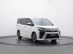 2017 Toyota VOXY 2.0 | DP 10% | CICILAN 9,1 JT-AN | TENOR 5 THN