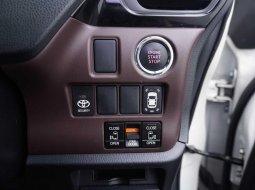 2017 Toyota VOXY 2.0 | DP 10% | CICILAN 9,1 JT-AN | TENOR 5 THN 19