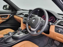 BMW 3 Series 320i 2018 Sedan 11