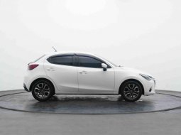 Mazda 2 R AT 2015