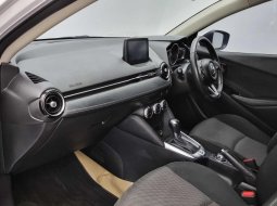Mazda 2 R AT 2017 Putih 6