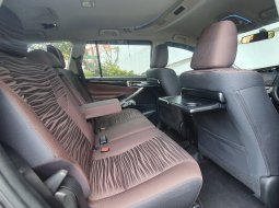 Lokasi jakarta Toyota Kijang Innova 2.4V 2022 diesel abu km 14rban cash kredit proses bisa dibantu 9