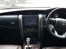 Toyota Fortuner VRZ TRD A/T ( Matic ) 2019 Silver Kick Sensor Mulus Siap Pakai 4