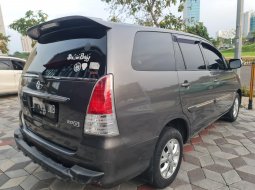 Toyota Kijang Innova 2.0 G mulus terawat Tahun 2010 6