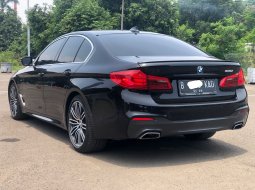 DISKON GWEDE GEDEAN BMW 530I M SPORT AT HITAM 2020 6