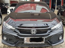 Honda Civic Hatchback E A/T ( Matic ) 2019/ 2020 Hitam Km 35rban Mulus Siap Pakai