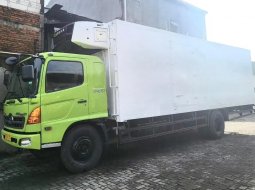 MULUS+banBARU MURAH Hino engkel 4x2 FG 235 JP box freezer 2012 FG235JP