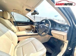 BMW 730li Tahun 2010 Automatic Hitam Metalik 6