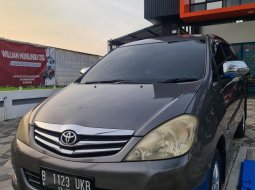 Toyota Kijang Innova 2.0 G mulus terawat Tahun 2010 1