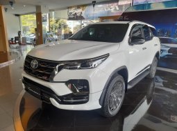 Promo Ramadhan Toyota Fortuner New 4x2 2.8 GR Sport A/T DSL Putih DP Cuma 76 JT