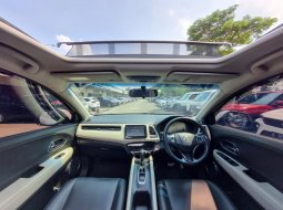 HONDA HRV PRESTIGE 1.8 CVT AT MATIC 2018 FACELIFT PUTIH , KM LOW 15RB!! 5