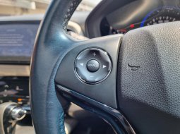 HONDA HRV PRESTIGE 1.8 CVT AT MATIC 2018 FACELIFT PUTIH , KM LOW 15RB!! 8