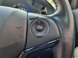 HONDA HRV PRESTIGE 1.8 CVT AT MATIC 2018 FACELIFT PUTIH , KM LOW 15RB!! 9