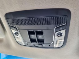 HONDA HRV PRESTIGE 1.8 CVT AT MATIC 2018 FACELIFT PUTIH , KM LOW 15RB!! 12