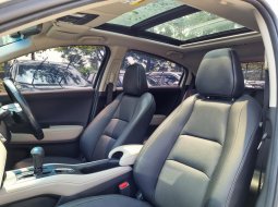 HONDA HRV PRESTIGE 1.8 CVT AT MATIC 2018 FACELIFT PUTIH , KM LOW 15RB!! 13