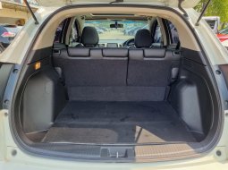 HONDA HRV PRESTIGE 1.8 CVT AT MATIC 2018 FACELIFT PUTIH , KM LOW 15RB!! 16
