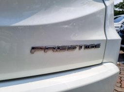 HONDA HRV PRESTIGE 1.8 CVT AT MATIC 2018 FACELIFT PUTIH , KM LOW 15RB!! 17