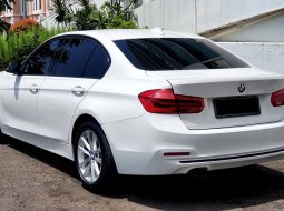 [KM LOW] BMW 320i Sport CKD AT 2016 Putih 6