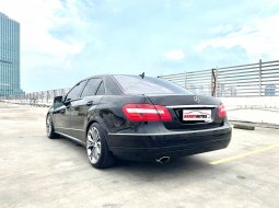 Mercedes Benz E250 CGI Tahun 2009 Matic Hitam 2