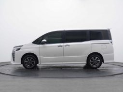 Toyota Voxy 2.0 A/T 2017 4