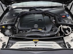 Mercedes-Benz C-Class C 300 2019 Hitam 7