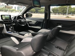 Toyota Veloz Q CVT A/T 2022 Silver 8