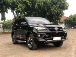 Toyota Fortuner 2.4 VRZ TRD AT 2017 Hitam