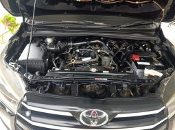 Toyota Kijang Innova 8