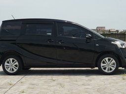 Toyota Sienta G MT 2017 MPV  4