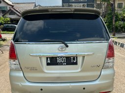 Toyota Kijang Innova V mt 12