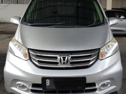 Honda Freed E PSD A/T ( Matic ) 2015 Silver Km 75rban Mulus Tangan 1 Good Condition