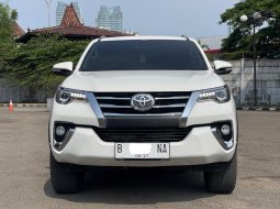 Toyota Fortuner 2.4 VRZ AT 2017 Putih KILOMETER RENDAH