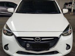 Mazda 2 R M/T ( Manual ) 2014 Putih Mulus Siap Pakai Good Condition